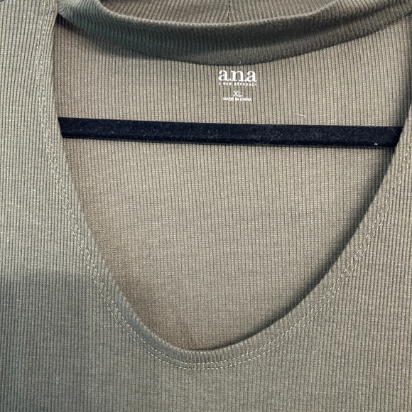 A.N.A Halter Tank - Picture 4 of 5